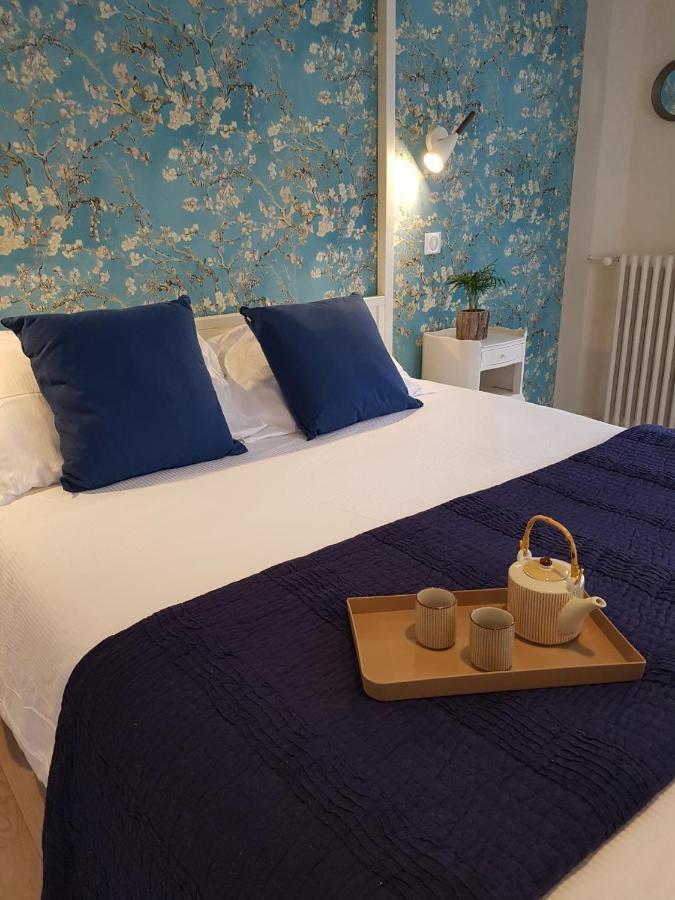Les Terres Rouges 06 Bed & Breakfast Guillaumes Bagian luar foto