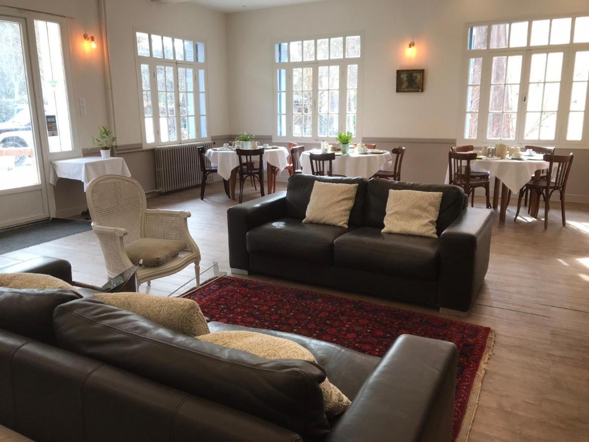 Les Terres Rouges 06 Bed & Breakfast Guillaumes Bagian luar foto