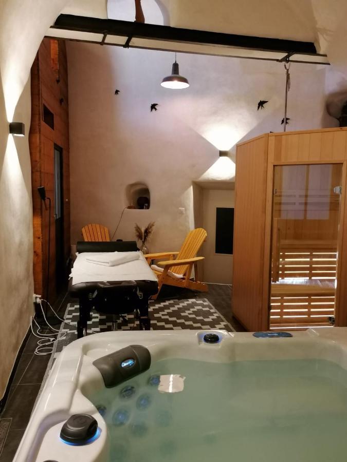 Les Terres Rouges 06 Bed & Breakfast Guillaumes Bagian luar foto